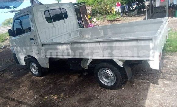 Buy Used Suzuki Carry White Car in Atsabe in Ermera Buy Used Suzuki Carry White Car in Atsabe in Ermera
