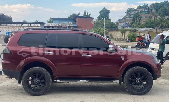 Buy Used Mitsubishi Pajero Red Car in Atabae in Bobonaro Buy Used Mitsubishi Pajero Red Car in Atabae in Bobonaro