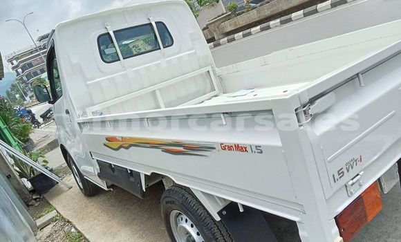 Buy Used Daihatsu Grandmax White Car in Atabae in Bobonaro Buy Used Daihatsu Grandmax White Car in Atabae in Bobonaro