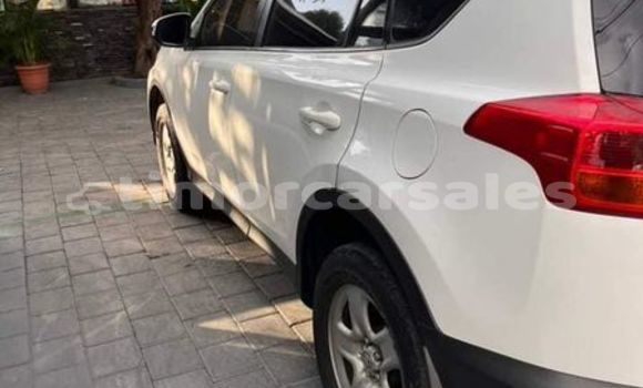 Buy Used Toyota RAV4 White Car in Dili in Dili Buy Used Toyota RAV4 White Car in Dili in Dili