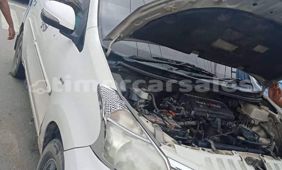 Buy Used Nissan Navara White Car in Atabae in Bobonaro Buy Used Nissan Navara White Car in Atabae in Bobonaro