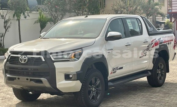 Buy Used Toyota Hilux White Car in Balibo in Bobonaro Buy Used Toyota Hilux White Car in Balibo in Bobonaro