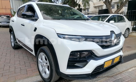 Buy Used Renault KWID White Car in Dili in Dili