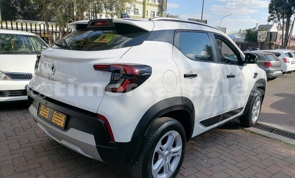 Buy Used Renault KWID White Car in Dili in Dili Buy Used Renault KWID White Car in Dili in Dili