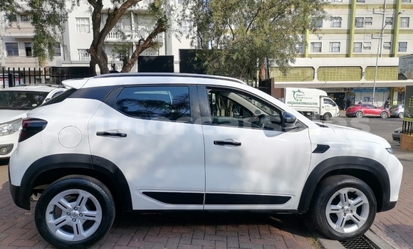 Buy Used Renault KWID White Car in Dili in Dili Buy Used Renault KWID White Car in Dili in Dili