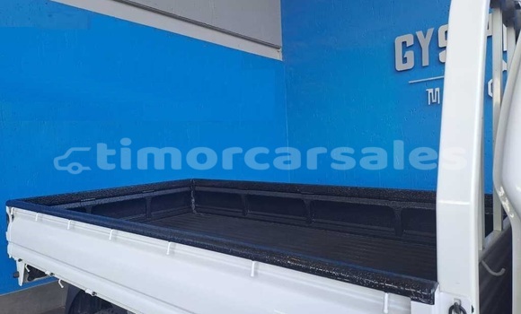 Buy Used Kia K7 White Car in Dili in Dili Buy Used Kia K7 White Car in Dili in Dili