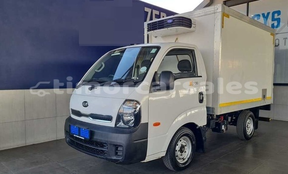 Buy Used Kia K7 White Car in Dili in Dili Buy Used Kia K7 White Car in Dili in Dili