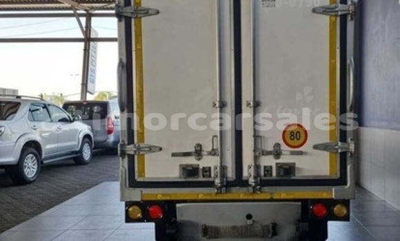 Buy Used Kia K7 White Car in Dili in Dili Buy Used Kia K7 White Car in Dili in Dili