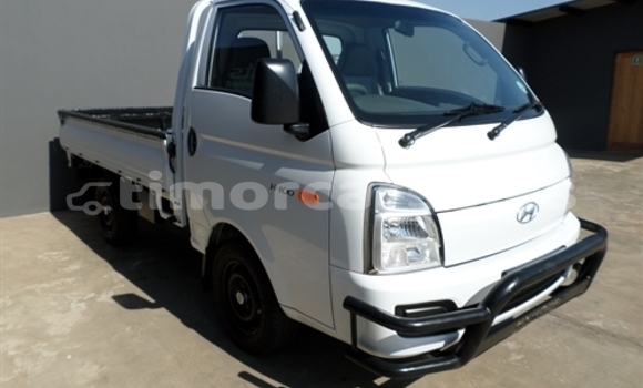 Buy Used Hyundai H200 White Car in Dili in Dili Buy Used Hyundai H200 White Car in Dili in Dili