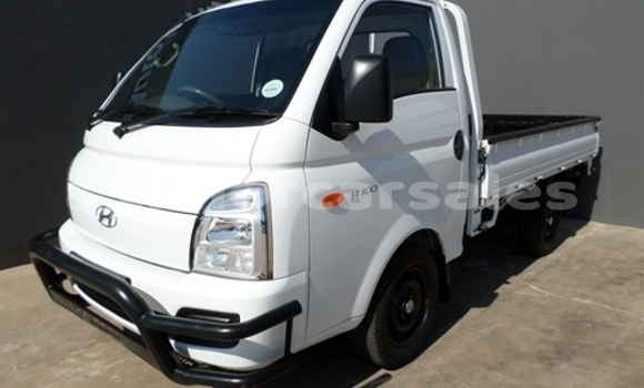 Buy Used Hyundai H200 White Car in Dili in Dili Buy Used Hyundai H200 White Car in Dili in Dili