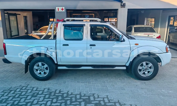 Buy Used Nissan Np300 White Car in Dili in Dili Buy Used Nissan Np300 White Car in Dili in Dili