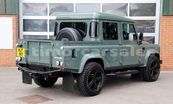 Buy Used Land Rover Defender Green Car in Dili in Dili Buy Used Land Rover Defender Green Car in Dili in Dili