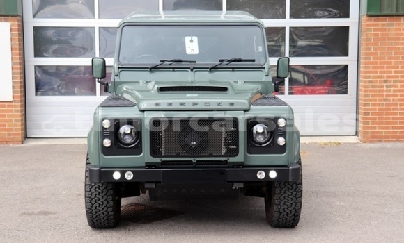 Buy Used Land Rover Defender Green Car in Dili in Dili Buy Used Land Rover Defender Green Car in Dili in Dili