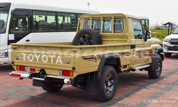 Buy New Toyota Land Cruiser Brown Car in Dili in Dili Buy New Toyota Land Cruiser Brown Car in Dili in Dili