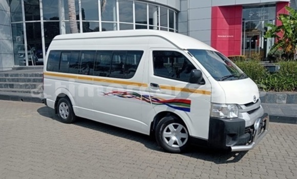 Buy Used Toyota Hiace White Car in Dili in Dili