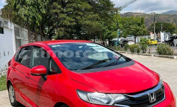 Acheter Occasion Voiture Honda Jazz Rouge à Aituto, Ainaro Acheter Occasion Voiture Honda Jazz Rouge à Aituto, Ainaro