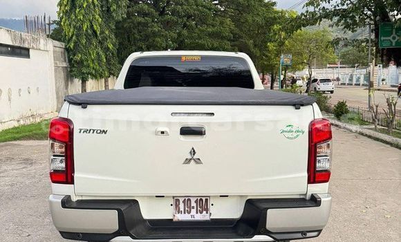 Acheter Occasion Voiture Mitsubishi Triton Blanc à Ainaro, Ainaro Acheter Occasion Voiture Mitsubishi Triton Blanc à Ainaro, Ainaro
