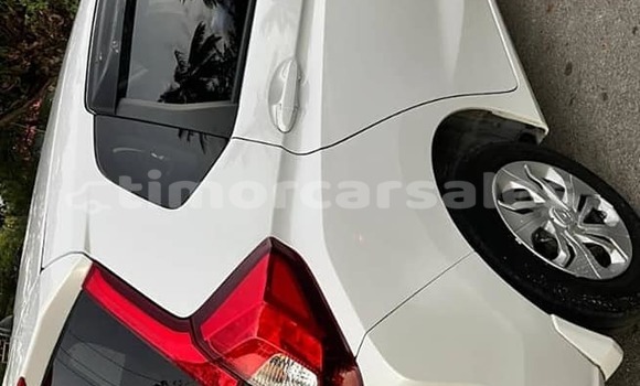 Buy Used Honda Fit White Car in Auba in Bobonaro Buy Used Honda Fit White Car in Auba in Bobonaro