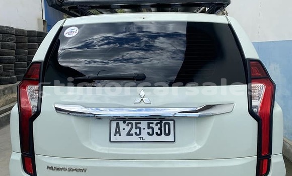 Buy Used Mitsubishi Pajero White Car in Atsabe in Ermera Buy Used Mitsubishi Pajero White Car in Atsabe in Ermera