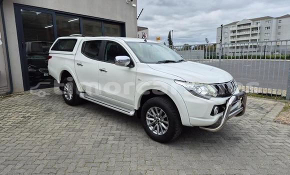 Buy Used Mitsubishi L200 White Car in Dili in Dili Buy Used Mitsubishi L200 White Car in Dili in Dili