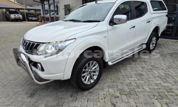 Buy Used Mitsubishi L200 White Car in Dili in Dili Buy Used Mitsubishi L200 White Car in Dili in Dili
