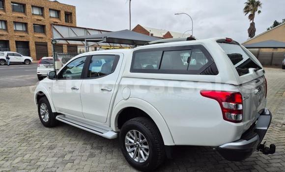 Buy Used Mitsubishi L200 White Car in Dili in Dili Buy Used Mitsubishi L200 White Car in Dili in Dili