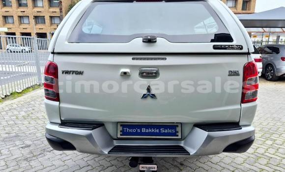 Buy Used Mitsubishi L200 White Car in Dili in Dili Buy Used Mitsubishi L200 White Car in Dili in Dili