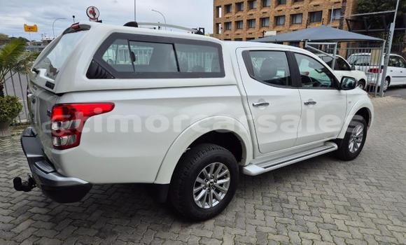 Buy Used Mitsubishi L200 White Car in Dili in Dili Buy Used Mitsubishi L200 White Car in Dili in Dili