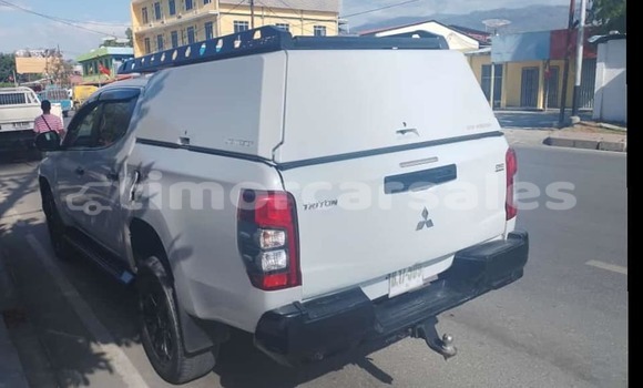 Buy Used Mitsubishi Triton White Car in Alas in Manufahi Buy Used Mitsubishi Triton White Car in Alas in Manufahi
