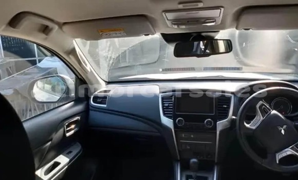 Buy Used Mitsubishi Triton White Car in Atabae in Bobonaro Buy Used Mitsubishi Triton White Car in Atabae in Bobonaro