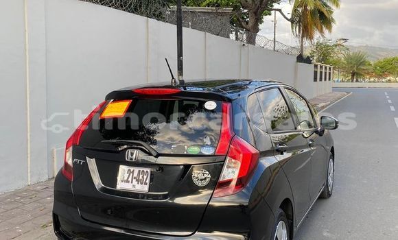 Buy Used Honda Fit Black Car in Atabae in Bobonaro Buy Used Honda Fit Black Car in Atabae in Bobonaro