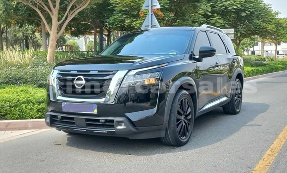 Buy Used Nissan Pathfinder Black Car in Dili in Dili