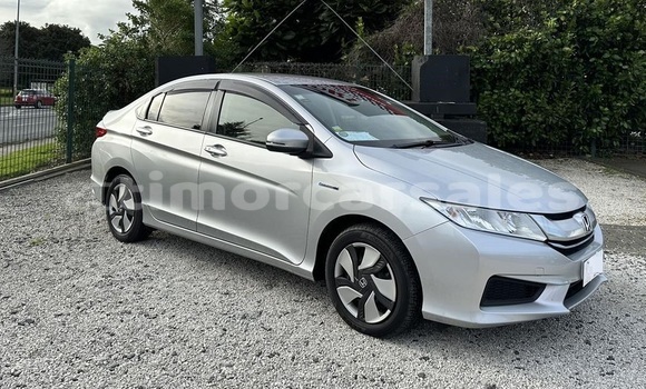 Buy Used Honda Grace Silver Car in Tutuala in Lautem Buy Used Honda Grace Silver Car in Tutuala in Lautem