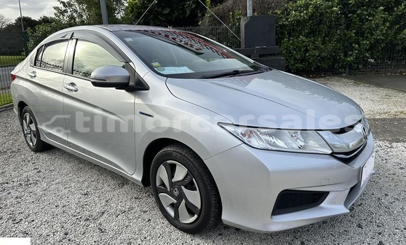 Buy Used Honda Grace Silver Car in Tutuala in Lautem Buy Used Honda Grace Silver Car in Tutuala in Lautem