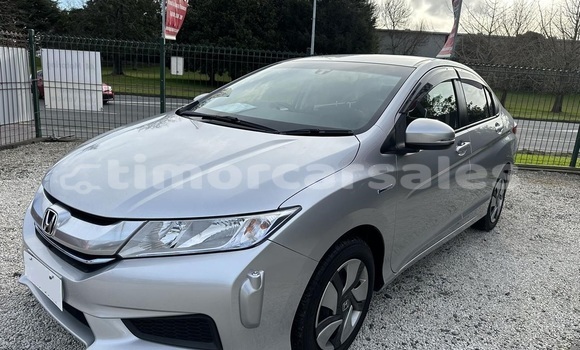 Buy Used Honda Grace Silver Car in Tutuala in Lautem Buy Used Honda Grace Silver Car in Tutuala in Lautem