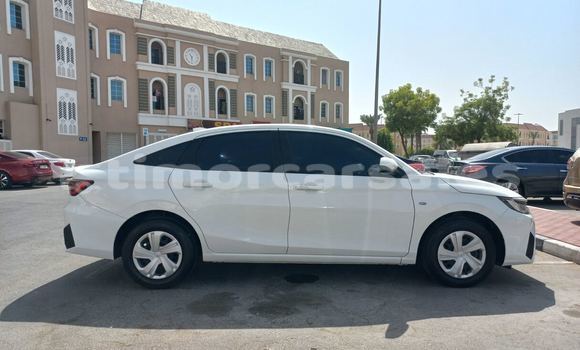 Buy Used Toyota Yaris White Car in Atabae in Bobonaro Buy Used Toyota Yaris White Car in Atabae in Bobonaro