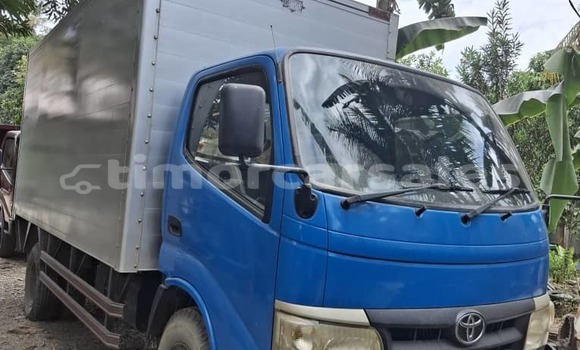 Buy Used Toyota Dyna Blue Truck in Dili in Dili