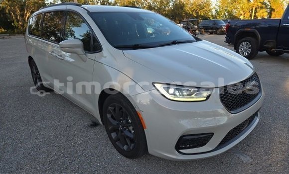 Buy Used Chrysler Pacifica White Car in Laga in Lautem Buy Used Chrysler Pacifica White Car in Laga in Lautem