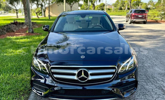 Buy Used Mercedes-Benz E–Class Blue Car in Ermera in Ermera Buy Used Mercedes-Benz E–Class Blue Car in Ermera in Ermera