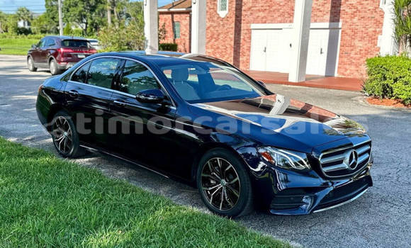 Buy Used Mercedes-Benz E–Class Blue Car in Ermera in Ermera Buy Used Mercedes-Benz E–Class Blue Car in Ermera in Ermera