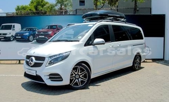 Buy Used Mercedes-Benz V-klasse White Car in Dili in Dili Buy Used Mercedes-Benz V-klasse White Car in Dili in Dili