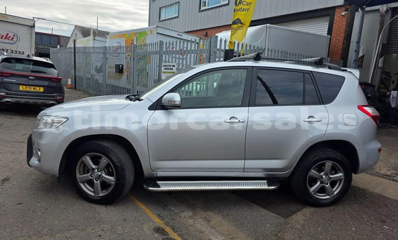 Buy Used Toyota RAV4 White Car in Dili in Dili Buy Used Toyota RAV4 White Car in Dili in Dili