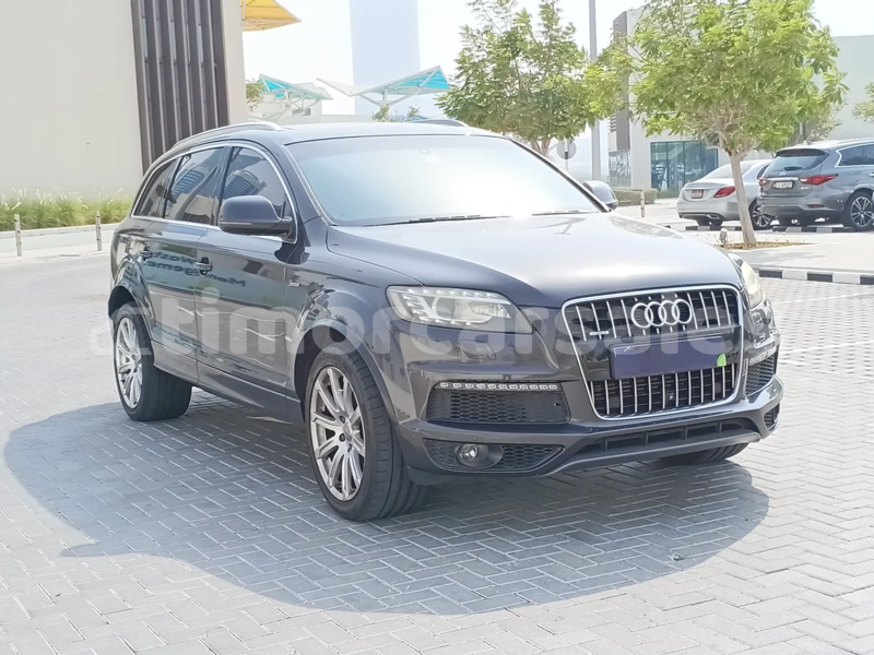 Big with watermark audi q7 dili dili 3424