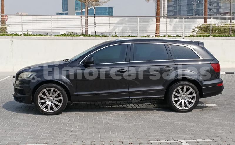 Big with watermark audi q7 dili dili 3424
