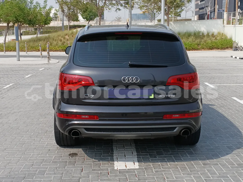 Big with watermark audi q7 dili dili 3424