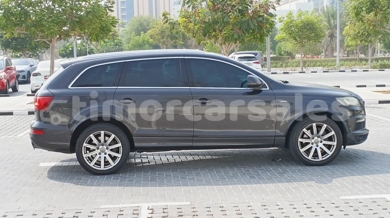 Big with watermark audi q7 dili dili 3424