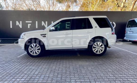 Buy Used Land Rover Freelander White Car in Dili in Dili Buy Used Land Rover Freelander White Car in Dili in Dili