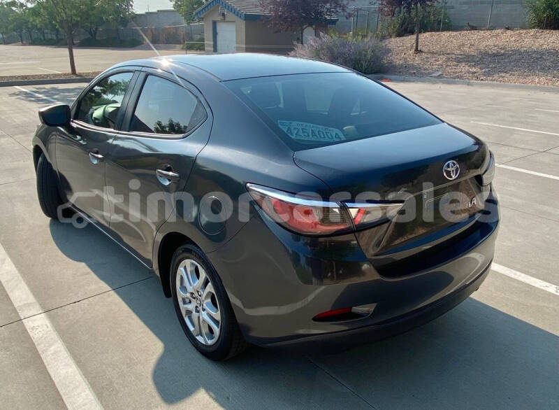 Big with watermark toyota yaris dili dili 3430