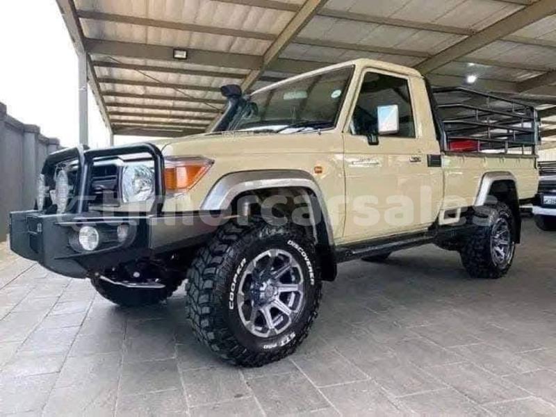 Big with watermark toyota land cruiser bobonaro cailaco 3439