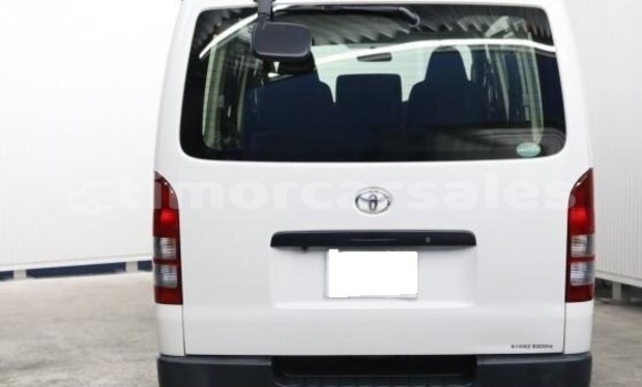Buy Used Toyota Hiace White Car in Dili in Dili Buy Used Toyota Hiace White Car in Dili in Dili
